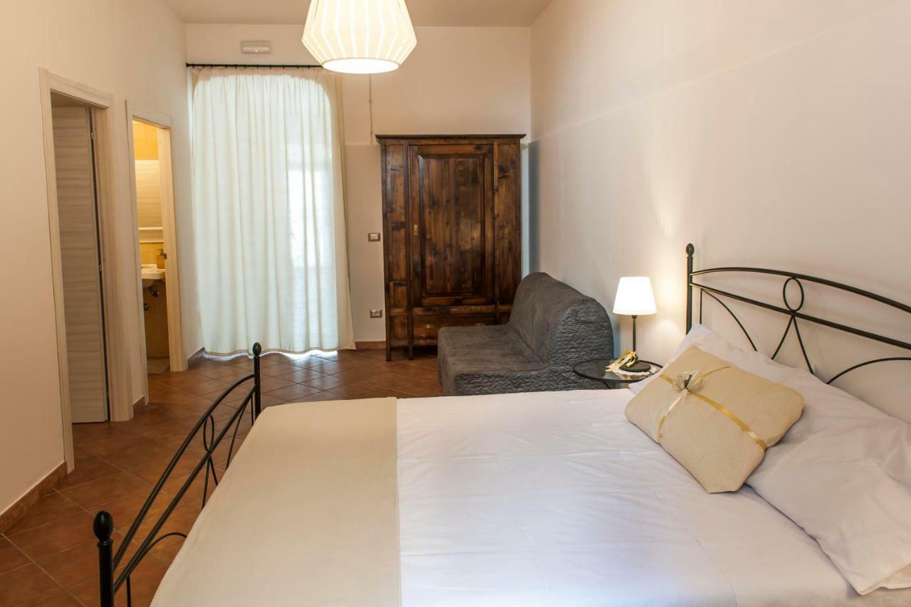 Bed and Breakfast Ninetta Solarino Esterno foto